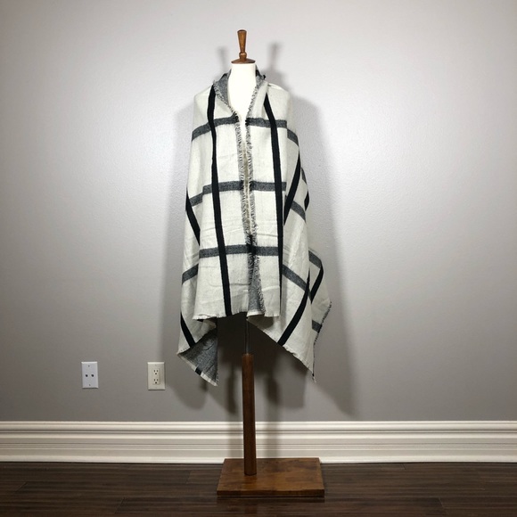 Gorgeous, heavy-weight scarf.  So cozy!!! - Picture 6 of 7